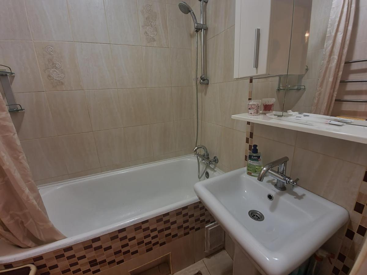 2-Х Комнатная Квартира Посуточно Shymkent Bagian luar foto